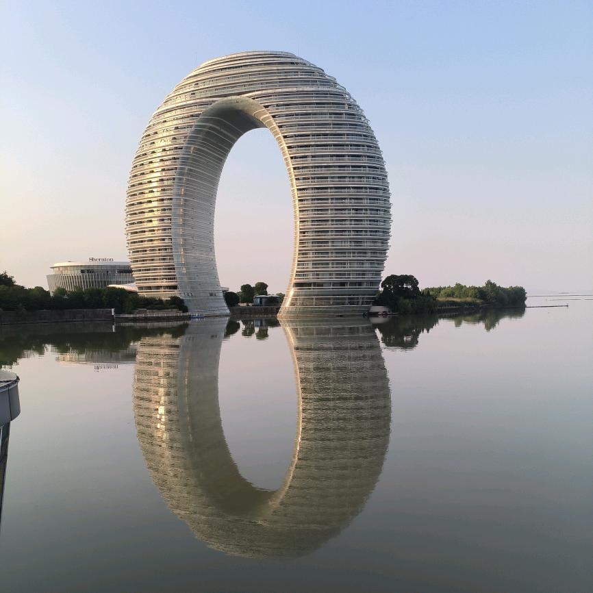 沽月为湖
