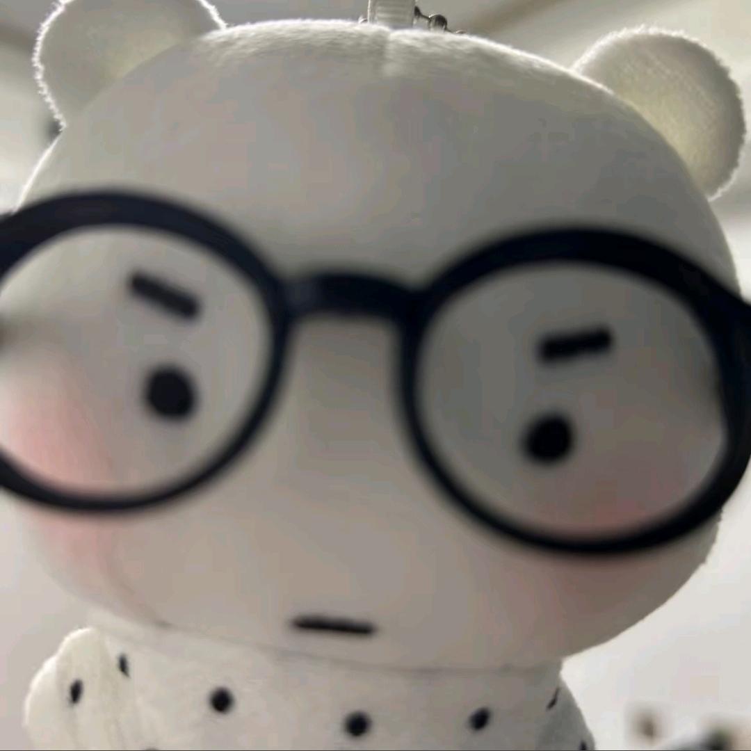 因为长得太帅被通缉