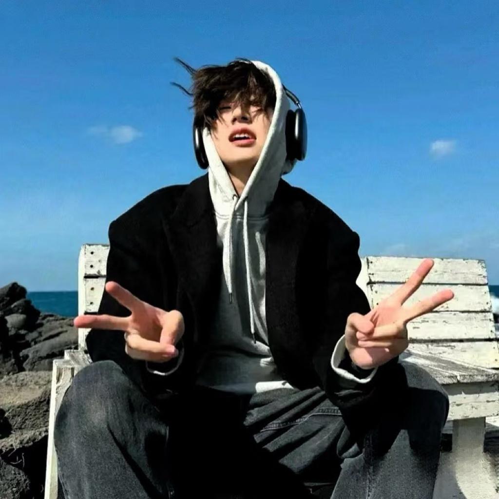 小魏凿岩台车施工团队