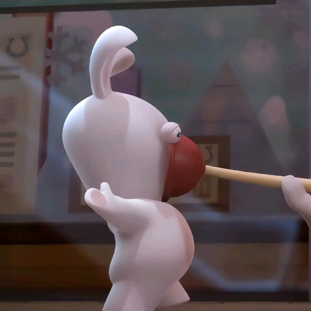 光头强cos成女装大佬勾引熊大