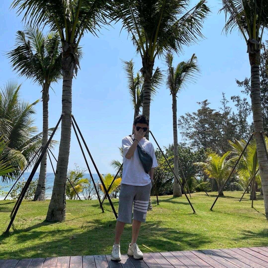 孤独的风中一匹狼