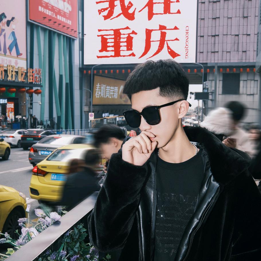小辉.