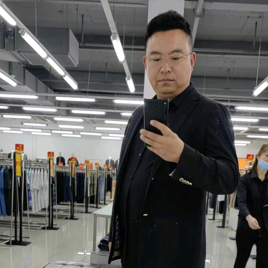 宏明  （信佳达建筑）