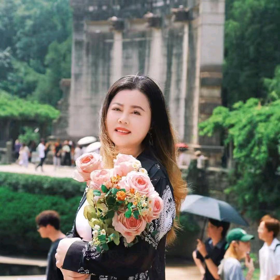 依然坚强。🎍🎍🌺🌺💐💐