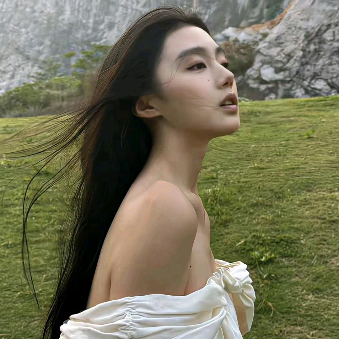 白 月 光