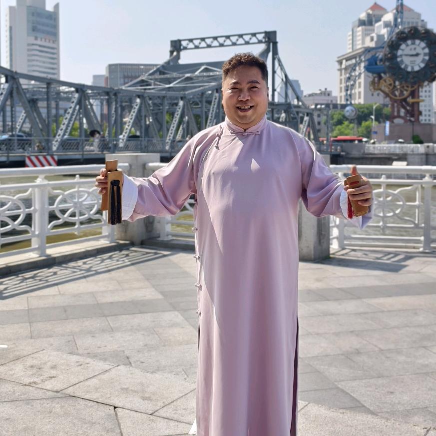 哏老师爱夸人