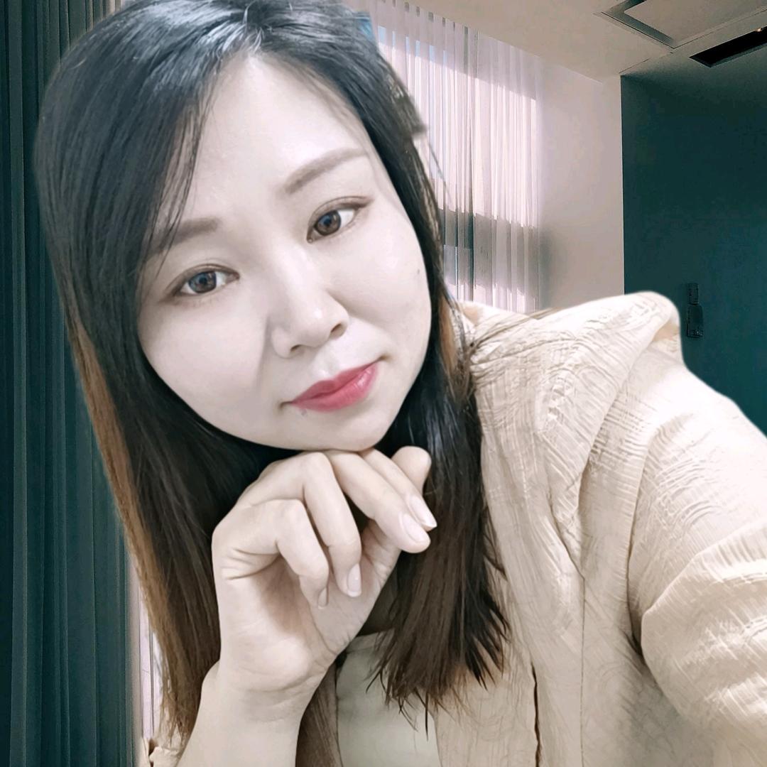 天生傲骨岂能输。