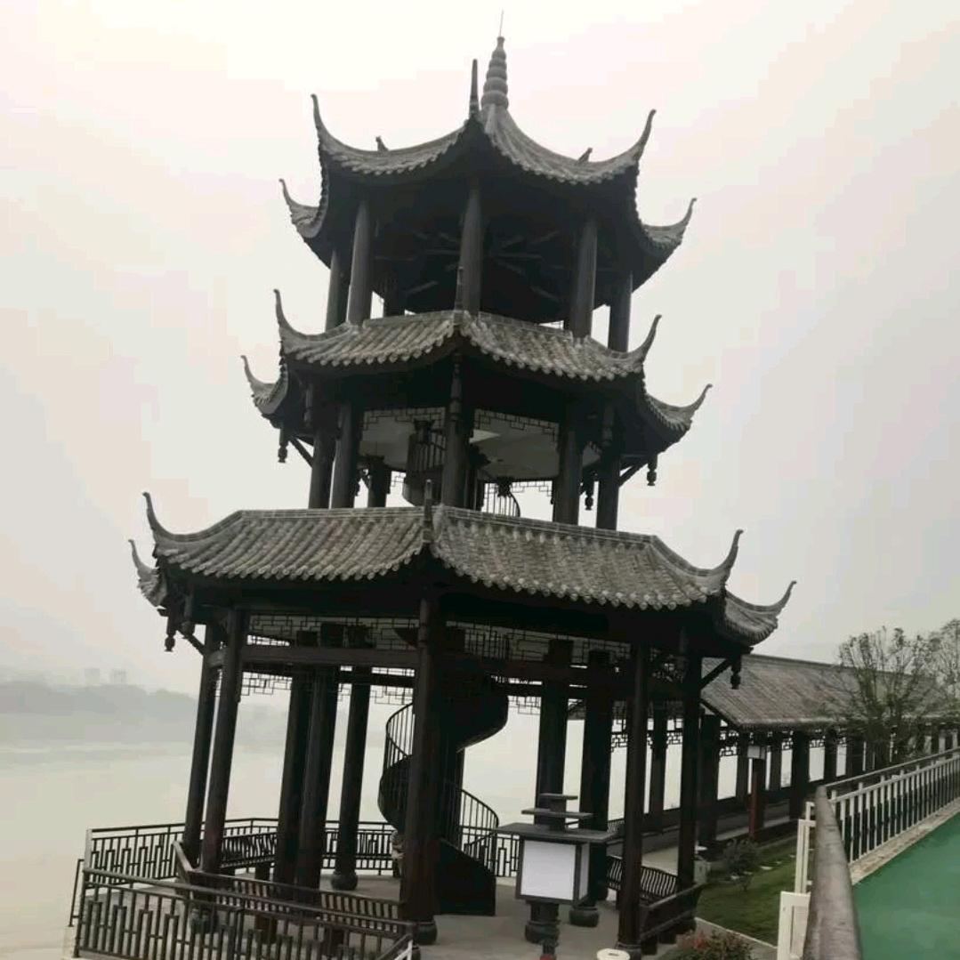 一 直 在 路 上