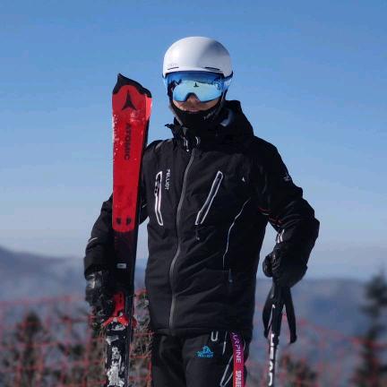 白桃ski-奶牛猫驱魔人