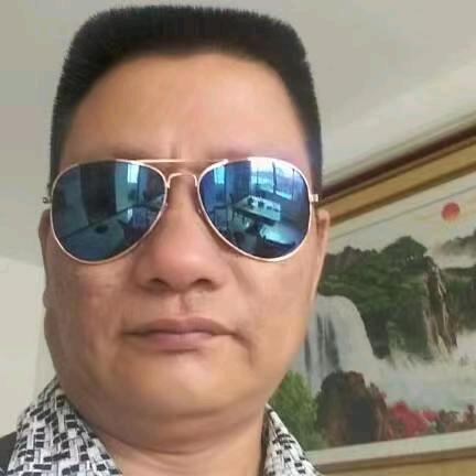 郑哥零食店（商品橱窗）