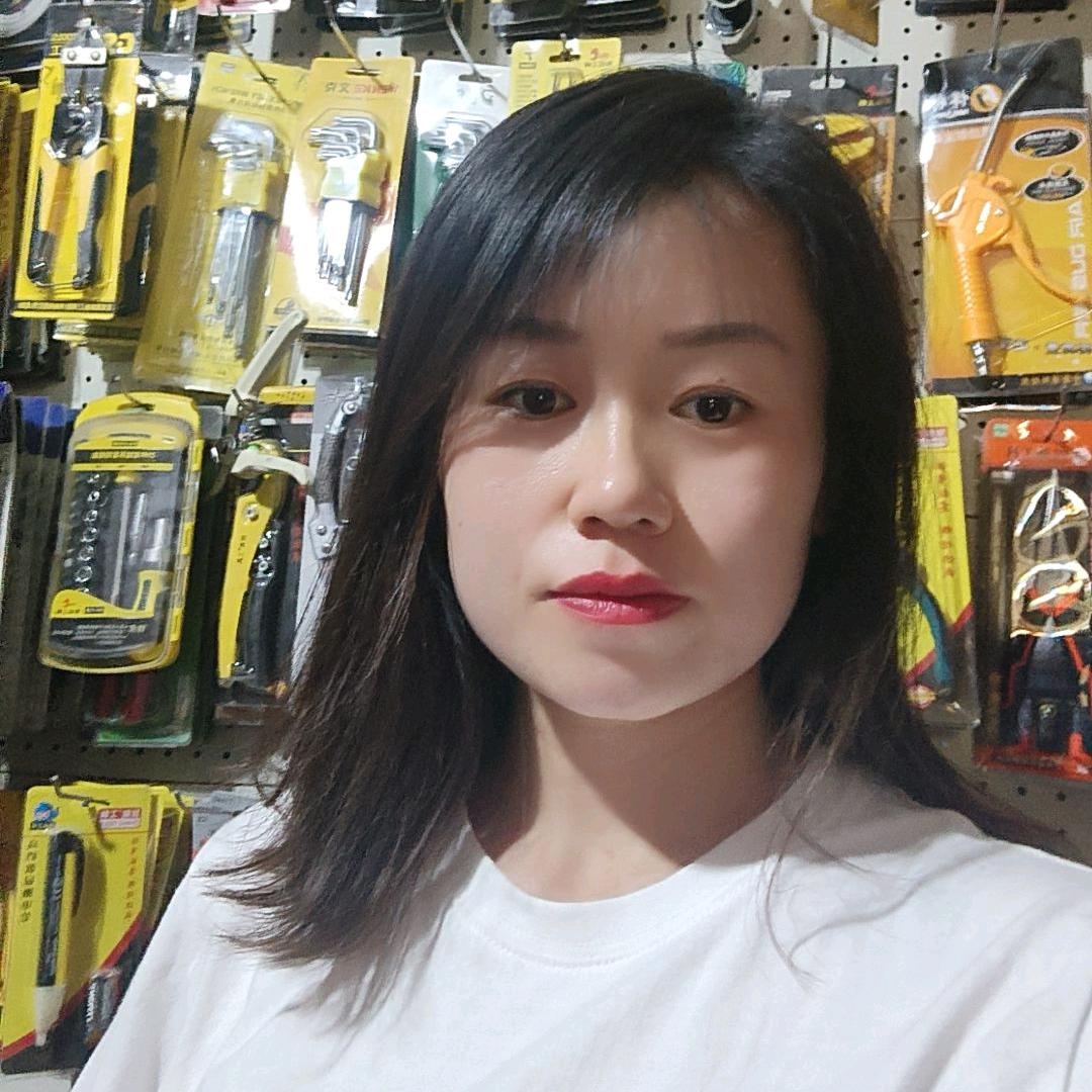 成双水泵商行老板娘