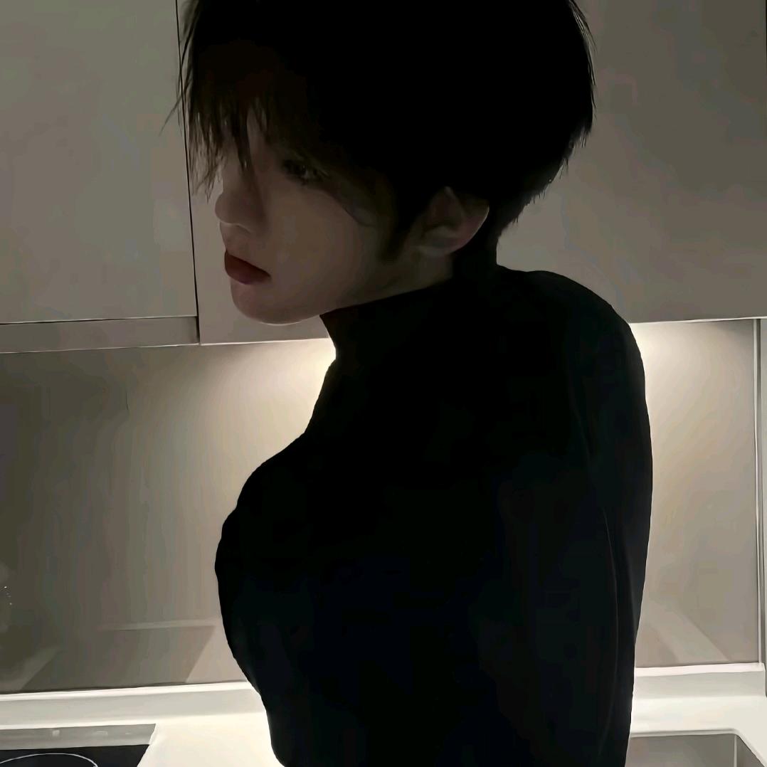 不吃香菜/.