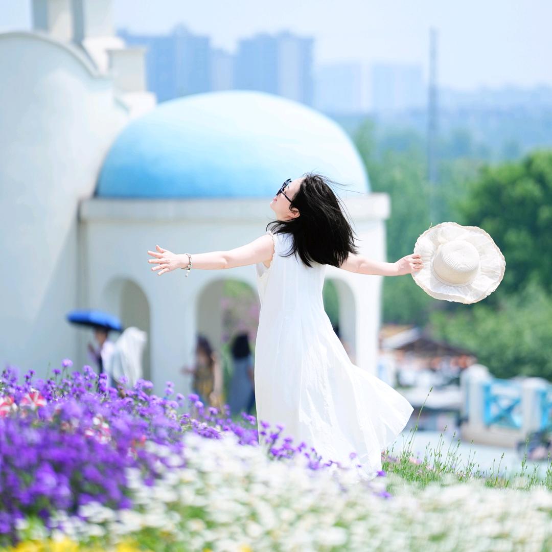 村里的那朵喇叭花。