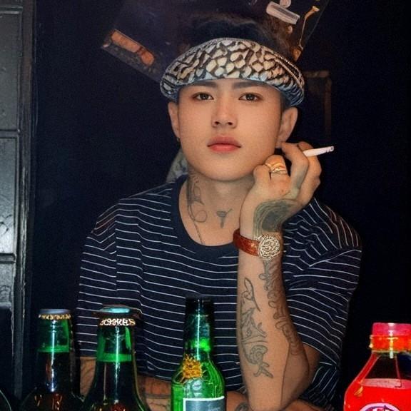 🎗️哭笑男孩儿。