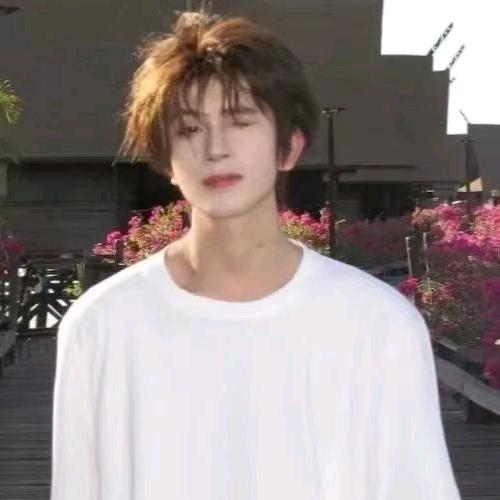 大于等于二
