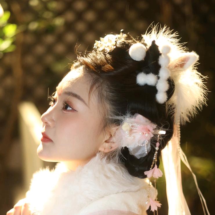 西湖海棠汉服簪花妆造馆