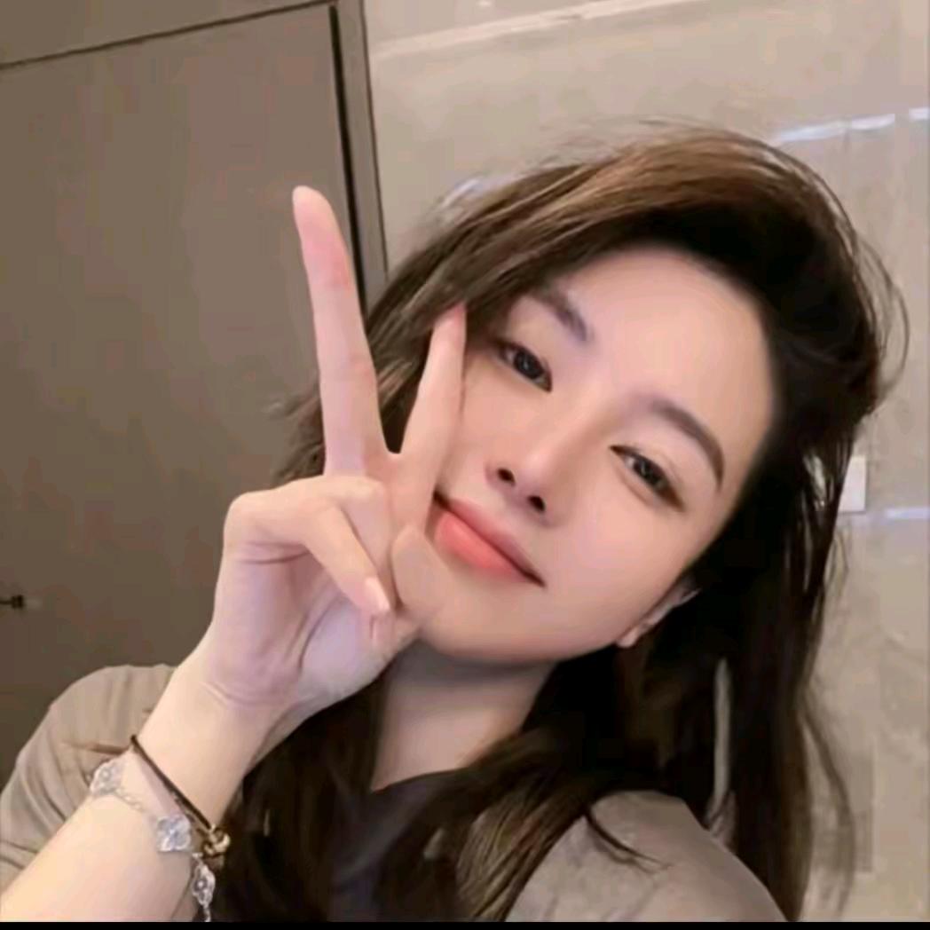 月月不吃鱼(时尚穿搭)