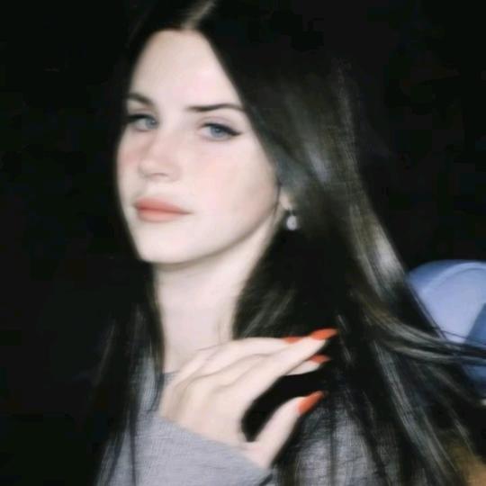 笨蛋总是先掉眼泪