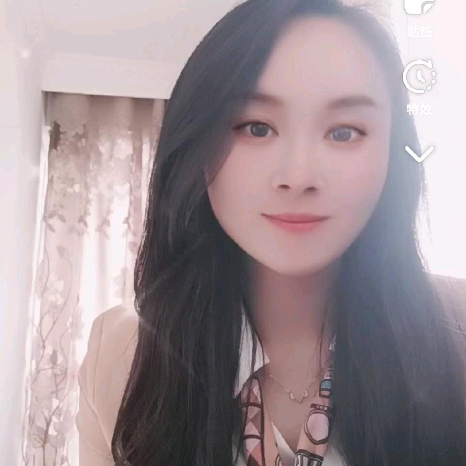 大鼻孔美女