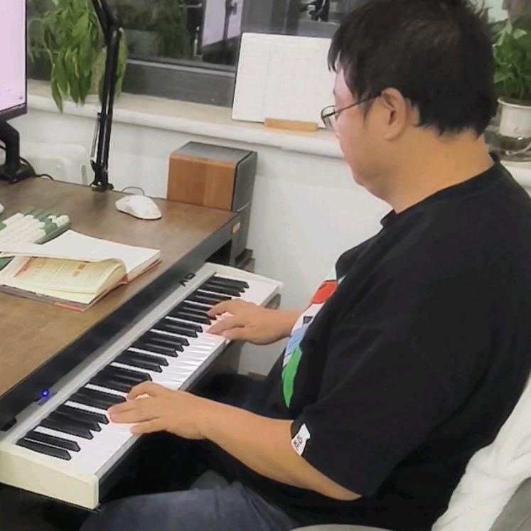 在下李欣