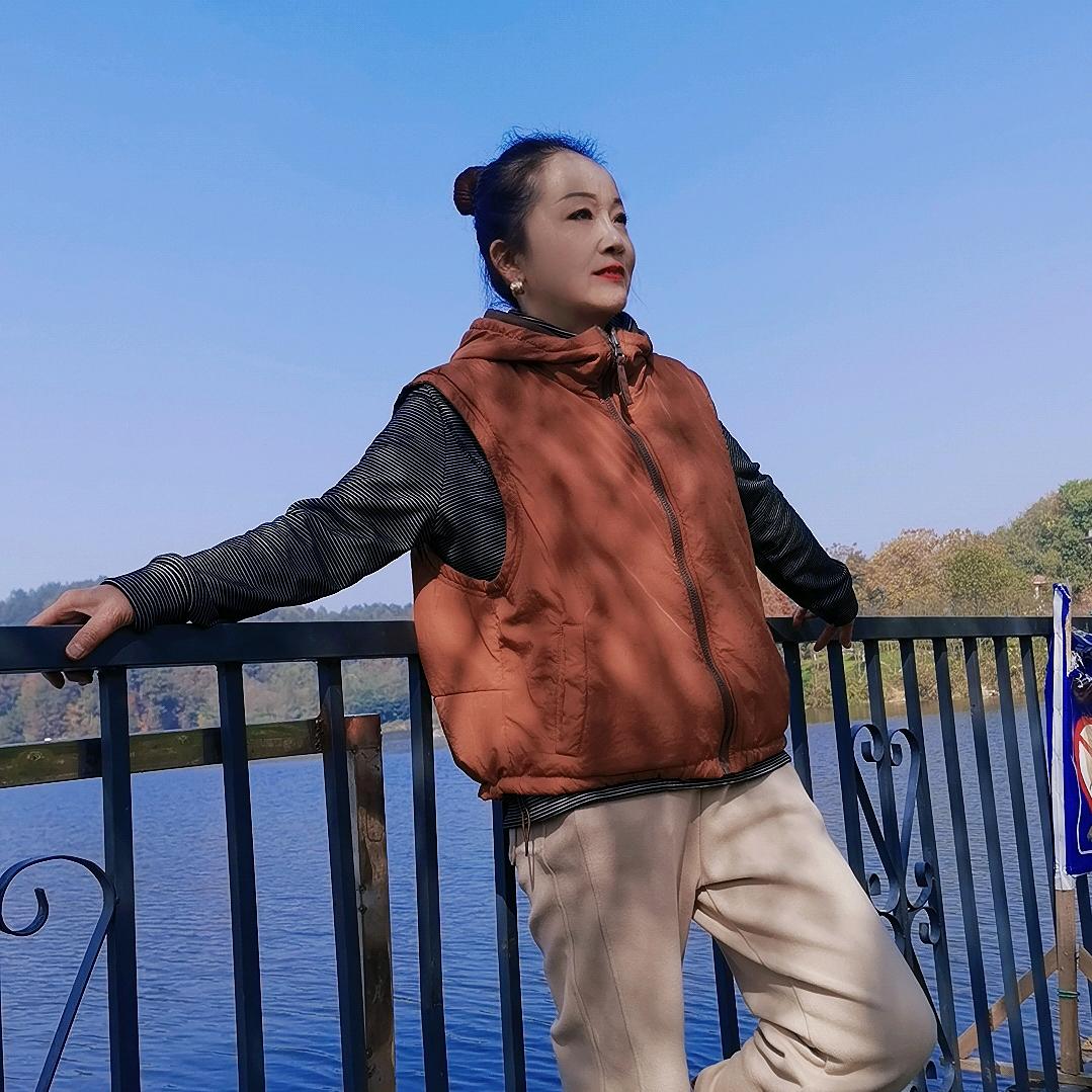 繁华落幕小草