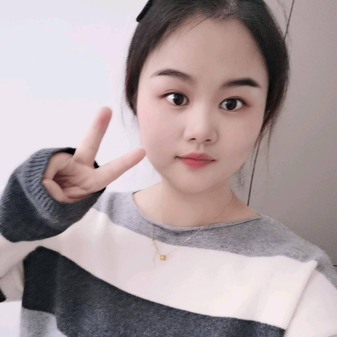 卖烤串的小姐姐