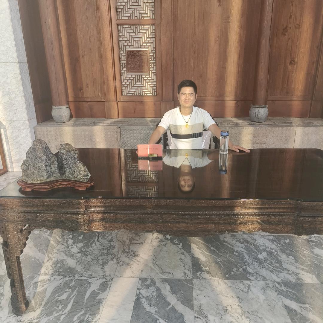 @何磊（店集万达鞋服商城）