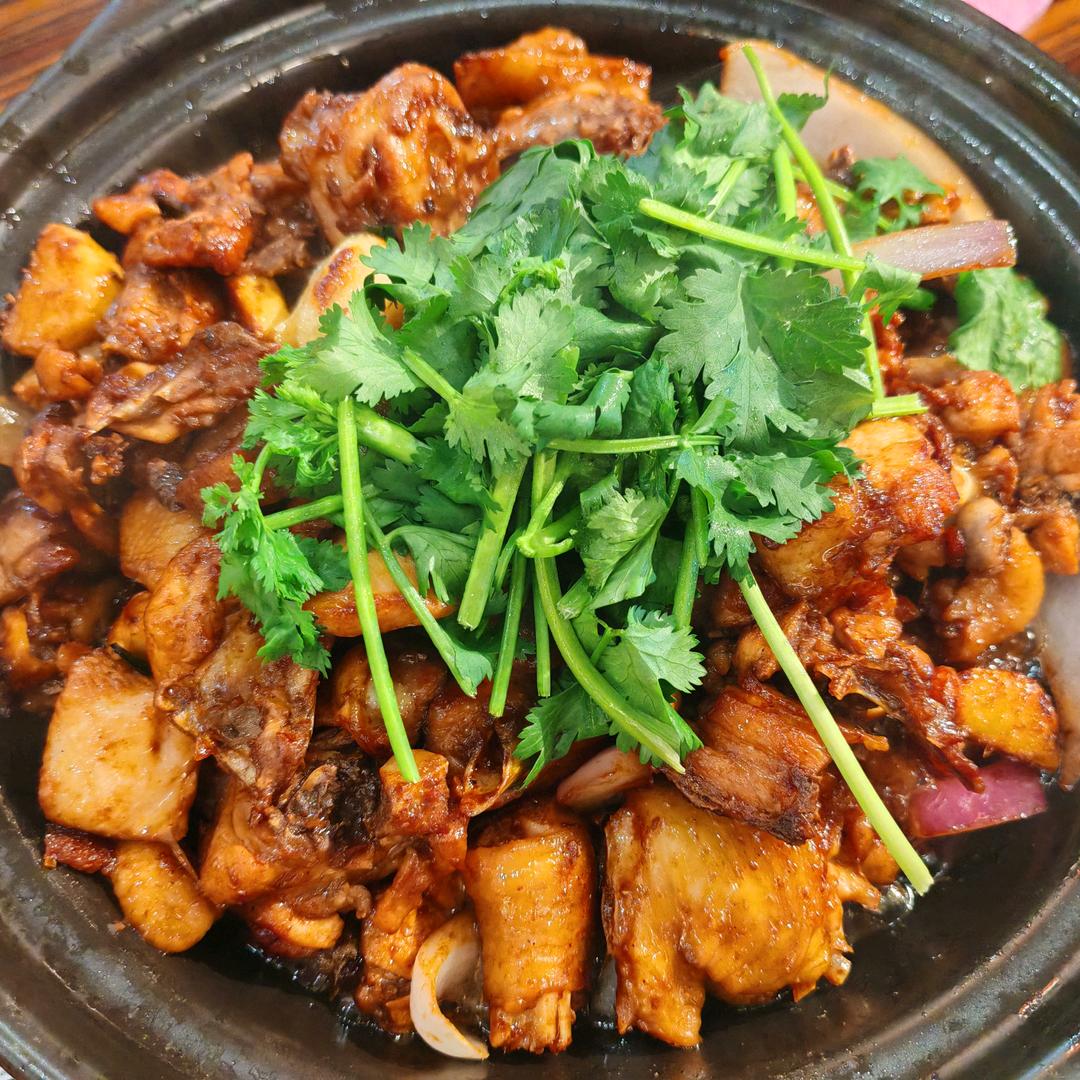 岭南本草鸡煲.野可以