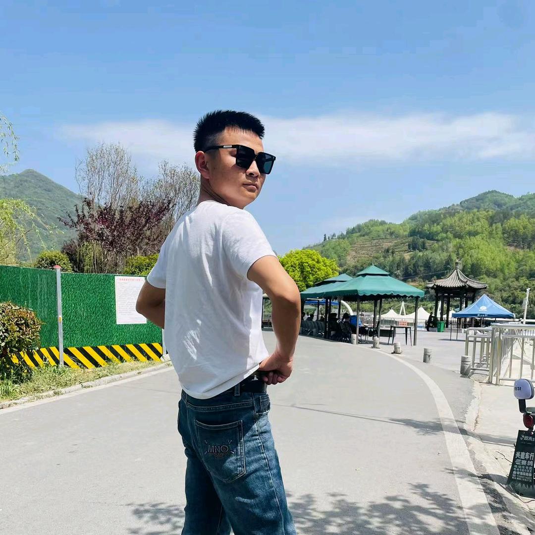 刘杰（干工程机械的00后）