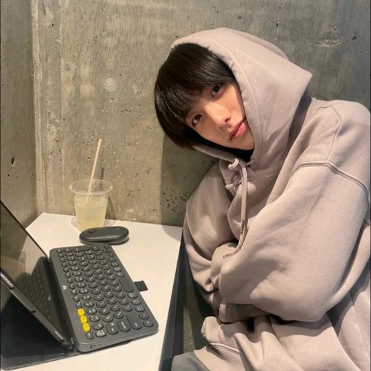 许蚊香（小西詠斗重度依赖）