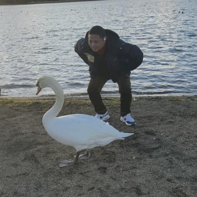 村口督使