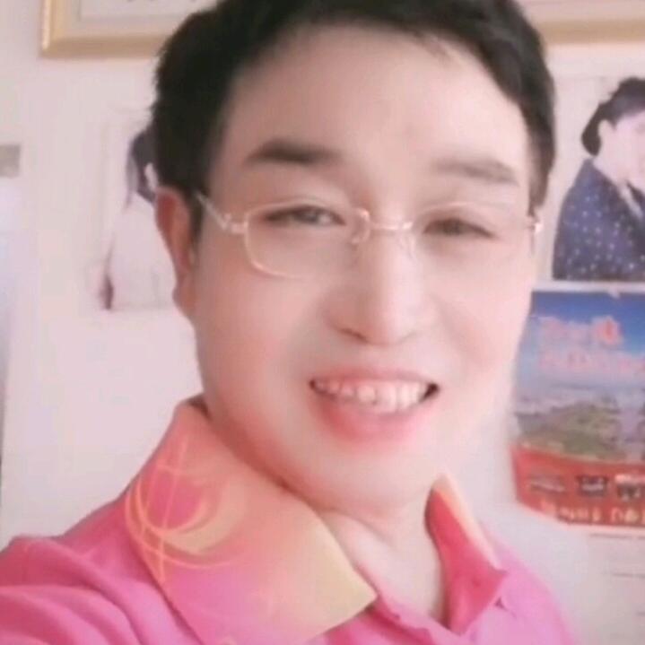 爱笑呃