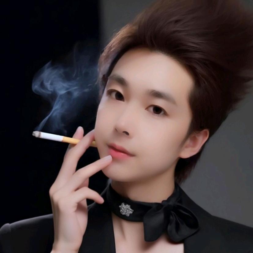 花心的🌹姑娘🌹爱大叔