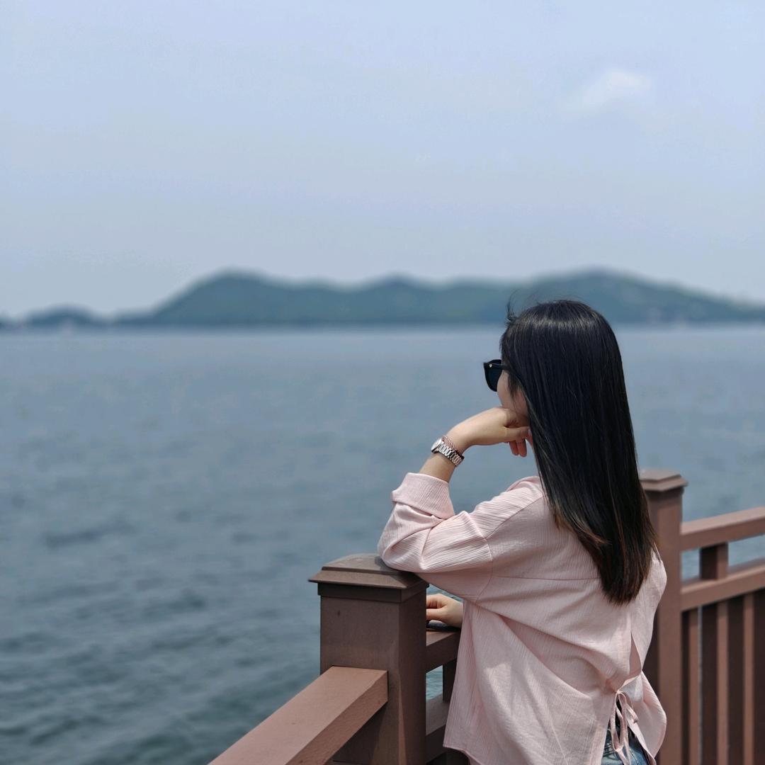 戴一一