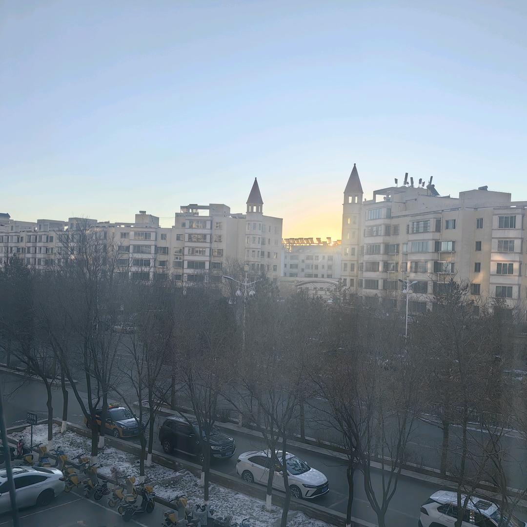 ˃ʍ˂笑对(ᇂ_ᇂ|||)人间✌︎( ᐛ