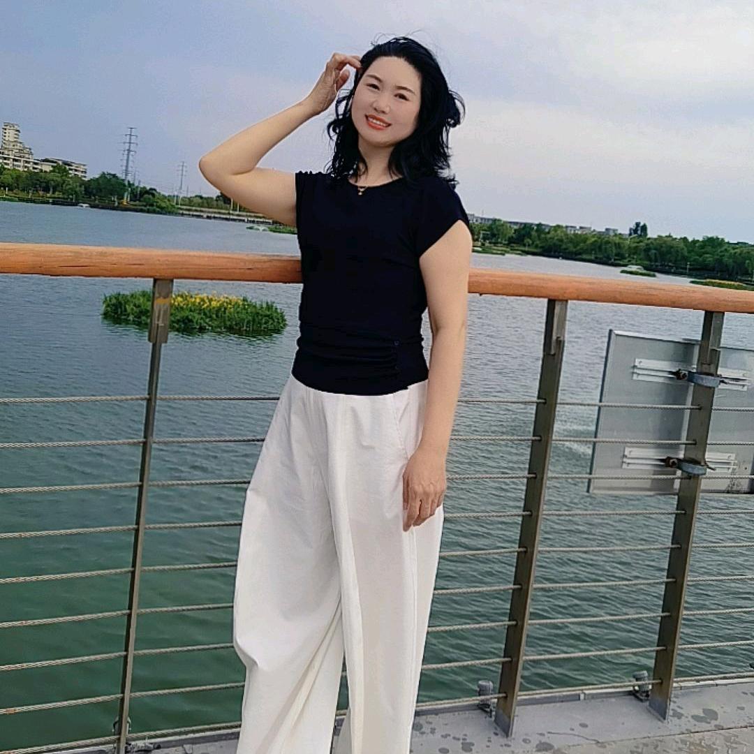 独立云端的白鹤