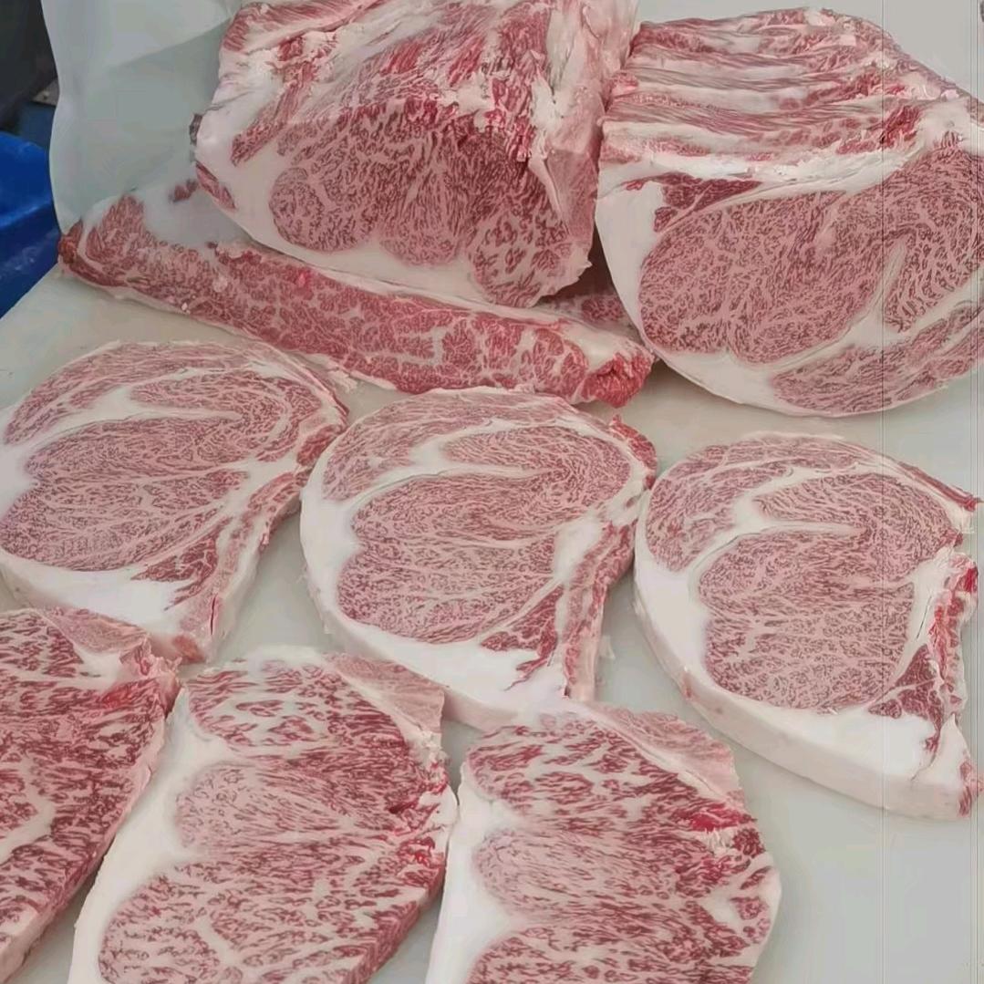 卖和牛的小老妹