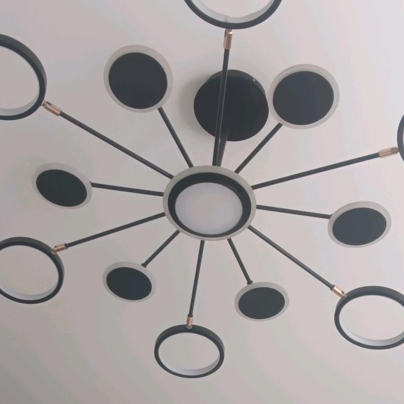 开叉车的小姐姐