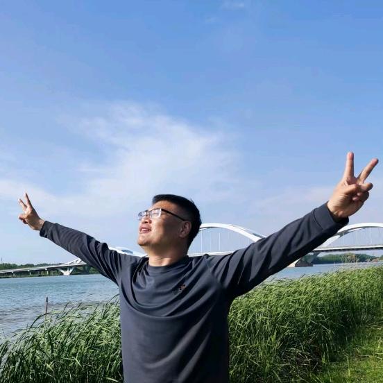 陈士新