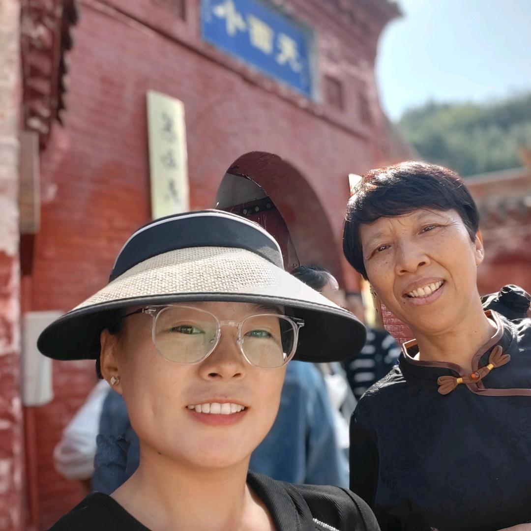 小女与卫阿姨(婆婆）