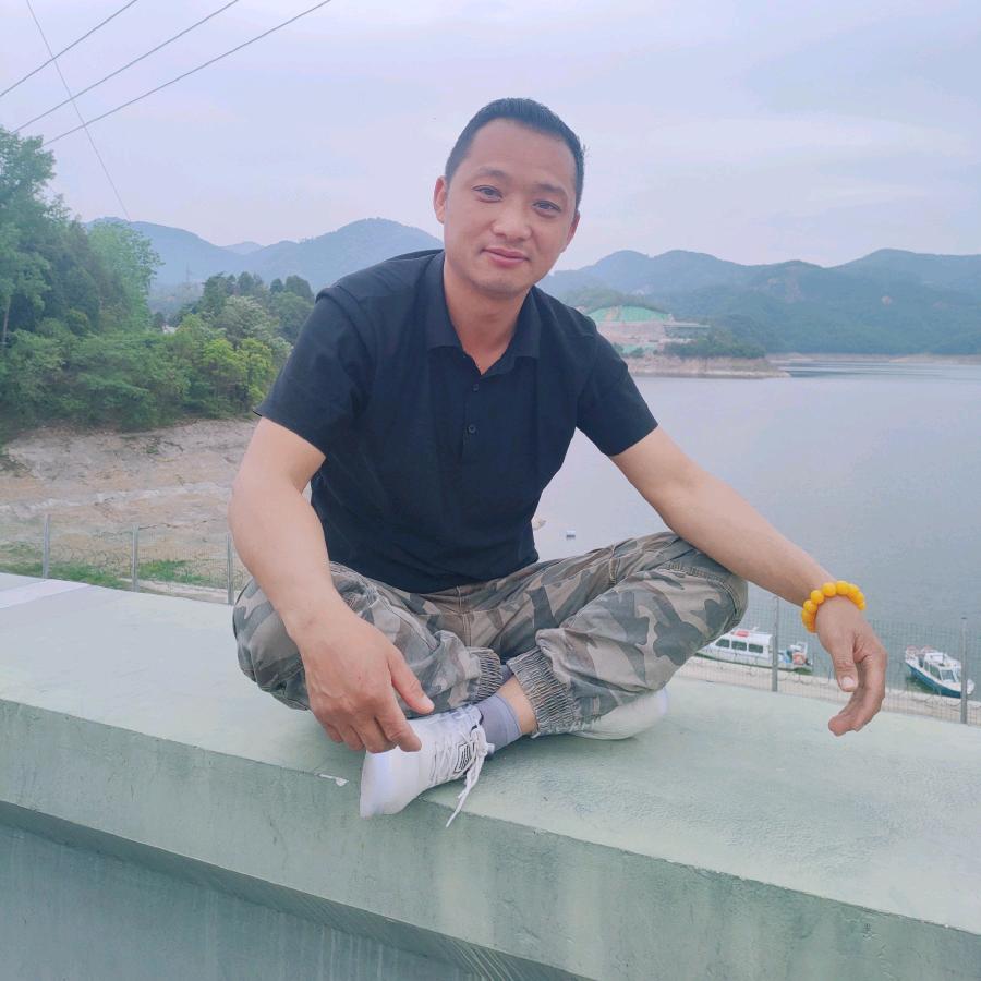 张德潘