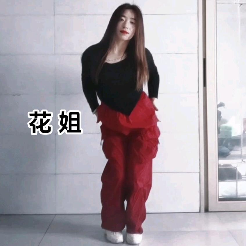 指尖上的小萌猫