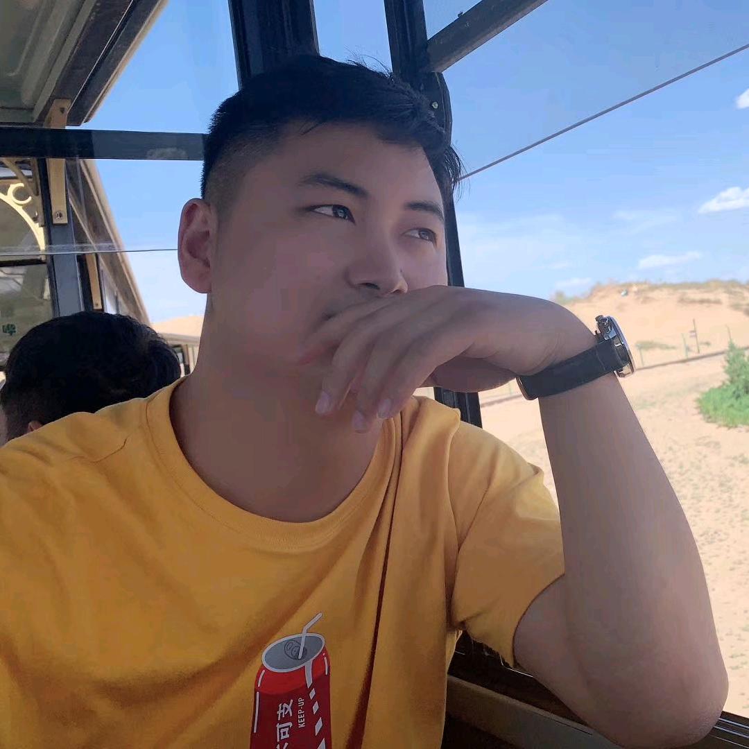 摇了摇头、
