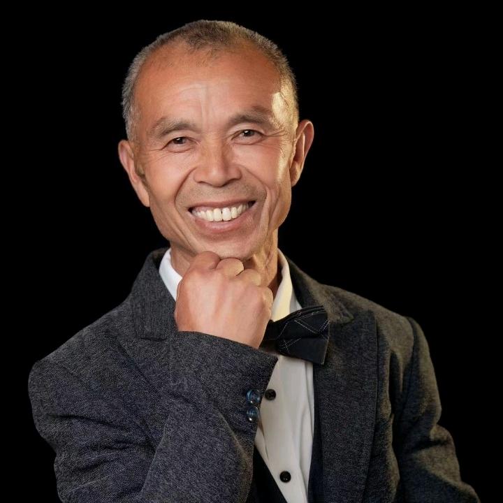 顾爷爷好帅气