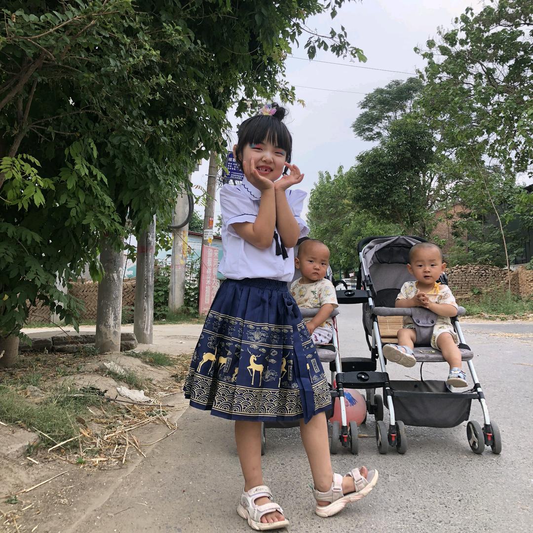 五个孩子的妈妈在努力💪(雪梅)