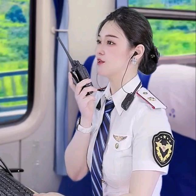 乘务园媛媛音符闪动