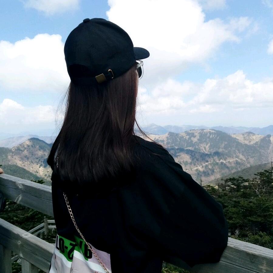 莉 莉   🎀