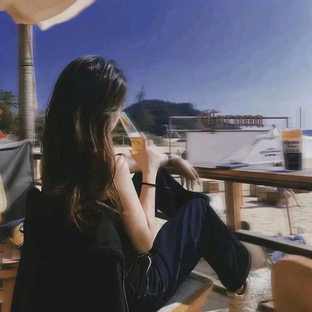 顾影浅浅
