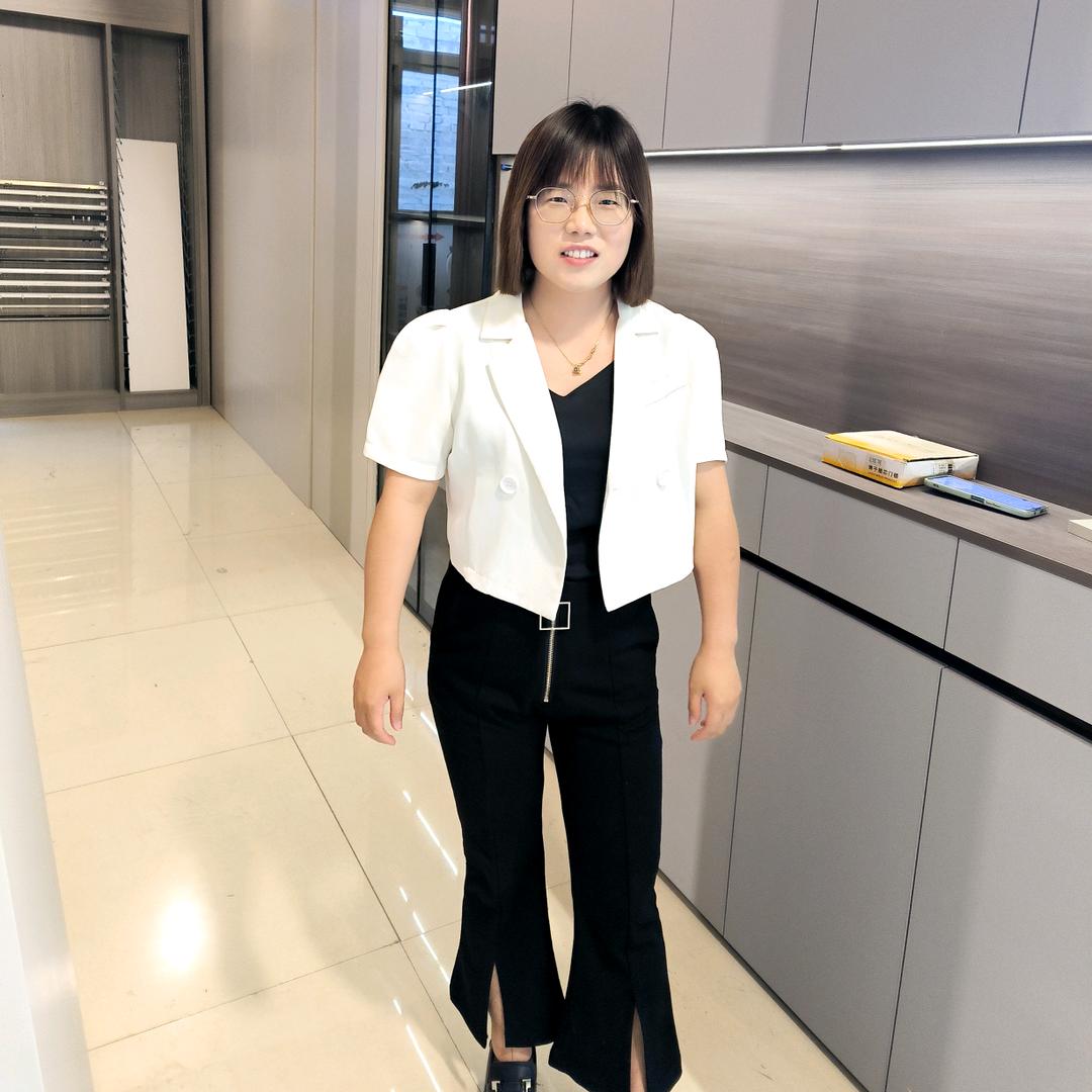 洛阳木门厂家小余