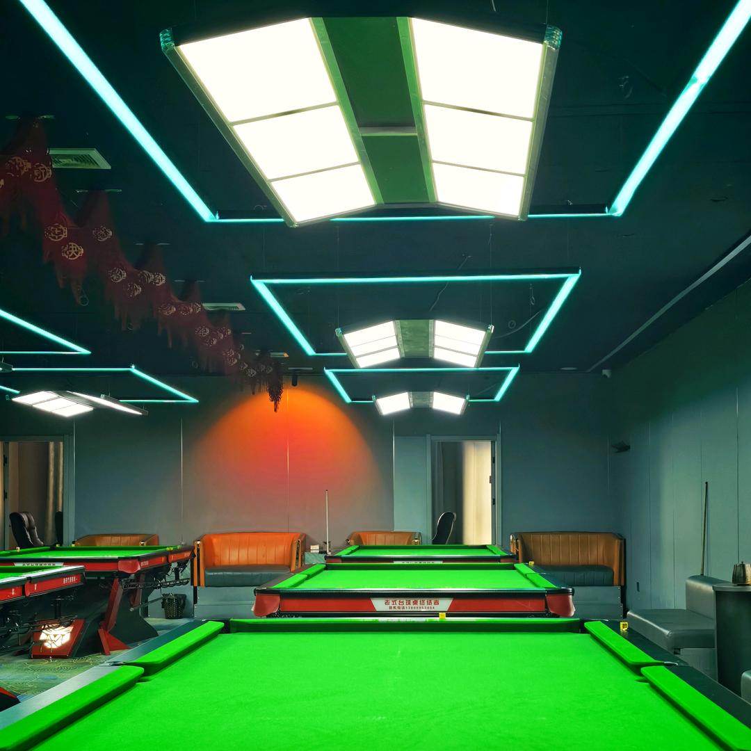 可可托海瑞景台球厅
